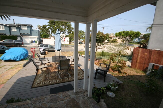 Building Photo - 104 N Guadalupe Ave