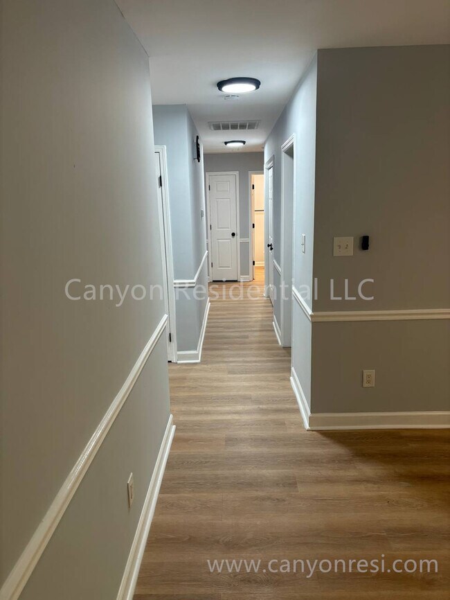 Building Photo - 944 Mar Don Hills Cir