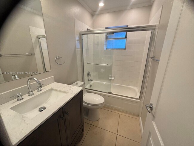 Building Photo - 4871 NW 9th Dr