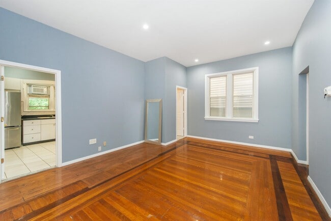 Building Photo - 205 Hutton St