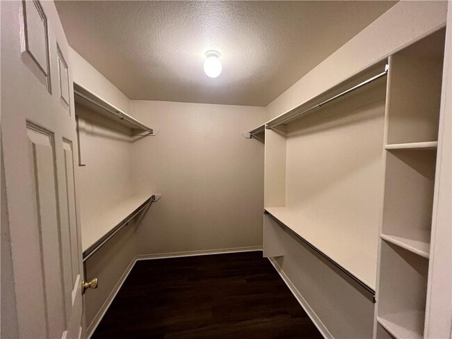 Building Photo - 2299 Skyler Dr