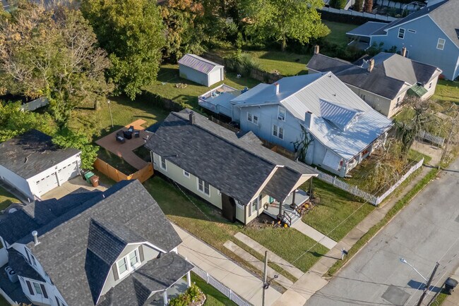Building Photo - 808 Carrick St