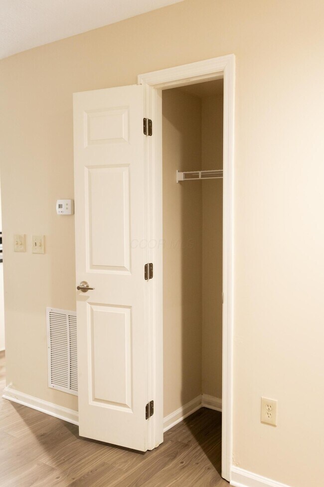 Building Photo - 5008 Stratford Pine Ln