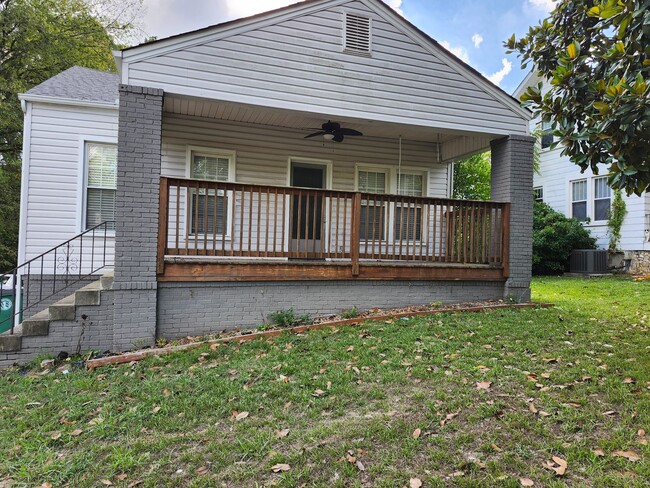 Primary Photo - 3 bedroom 1.5 baths in Belvoir Area of Eas...