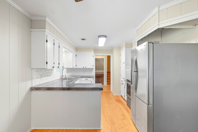 Building Photo - Furnished Room Rental - Pfafftown