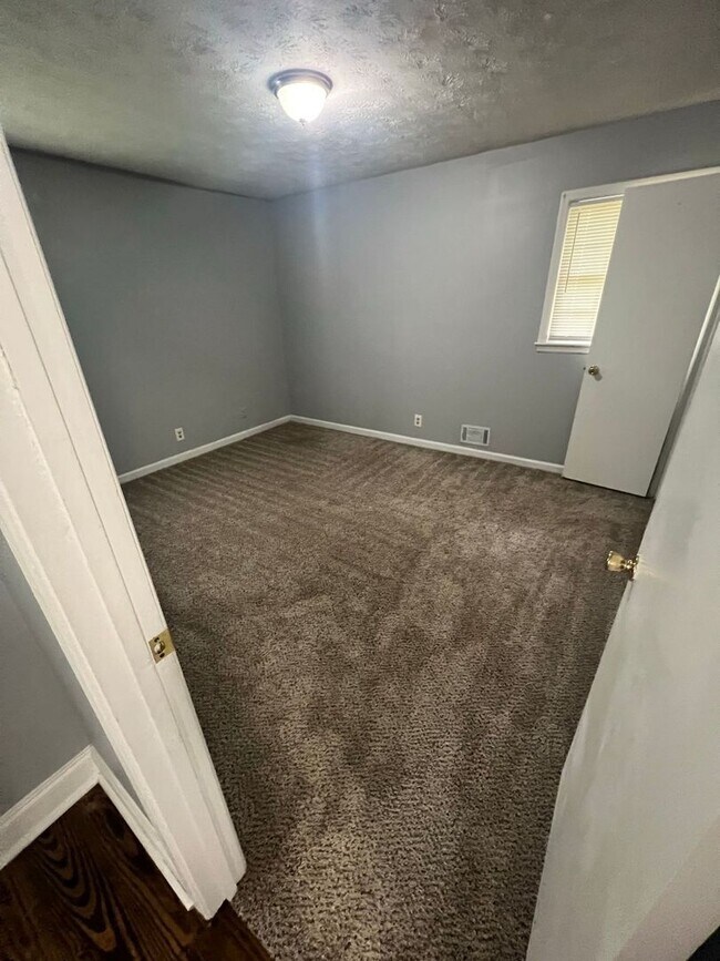 Building Photo - Huge 5 bedroom home in Lawrenceville NOW READY!