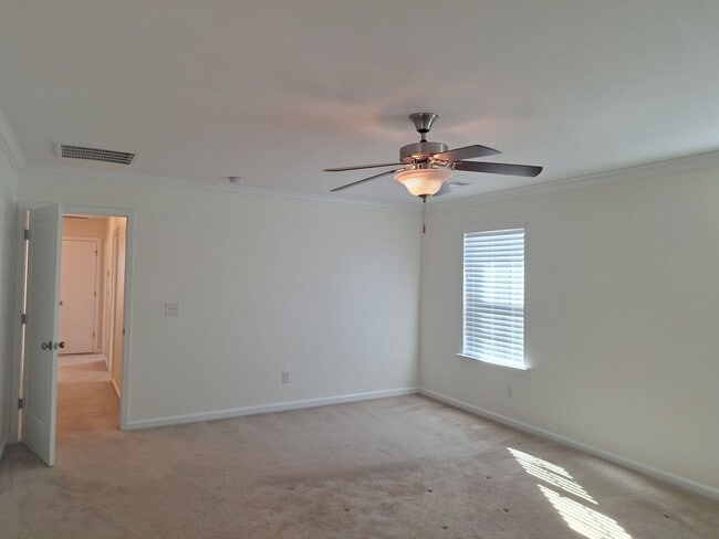 Building Photo - Superb Home Located in the Catawba Hills Neighborhood!