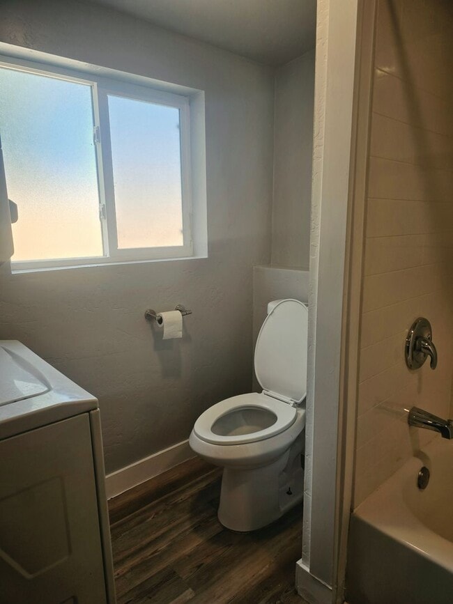 Building Photo - 307 Acoma Dr