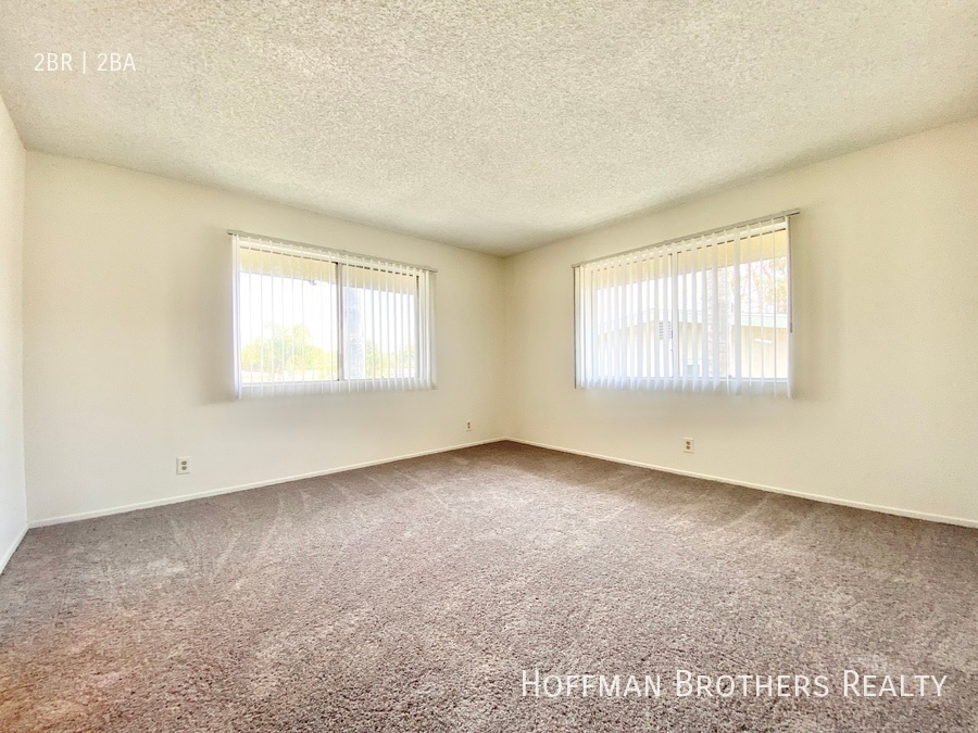 Building Photo - 815 Centinela Ave