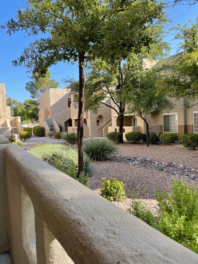 Building Photo - Gated First Floow Summerlin Condo - 2 Bedr...