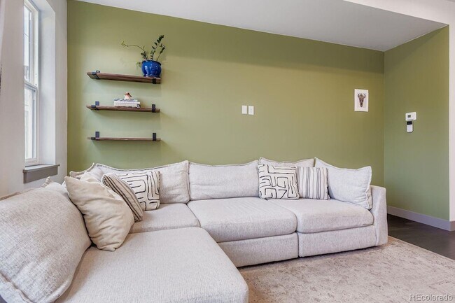 Building Photo - 1280 E Hampden Ave