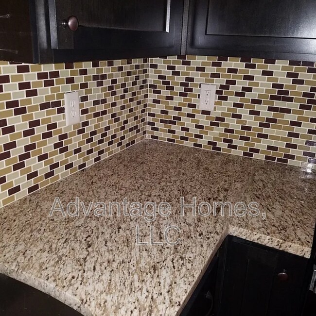 Building Photo - 2176 SW Timbertrace Ln