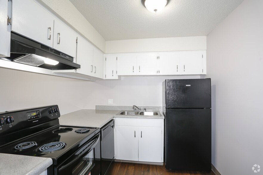 Meadowbrook Apartments 2141 S Swope Dr Independence MO 64057