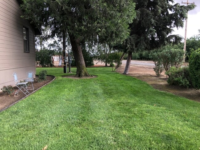 Building Photo - 1980 Sultana Dr