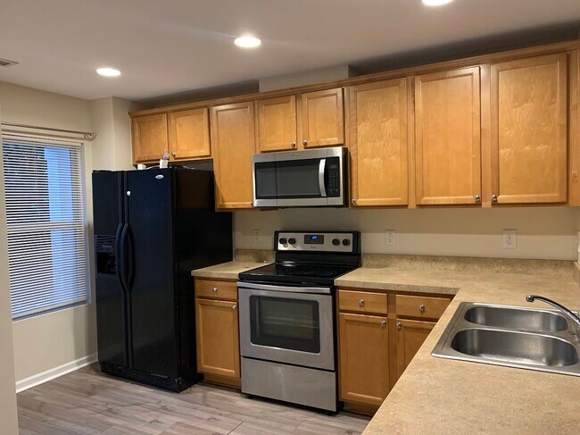 Building Photo - 2903 Berkeley Springs Pl