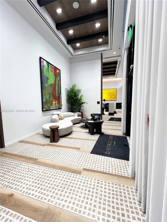 Building Photo - 225 N Miami Ave