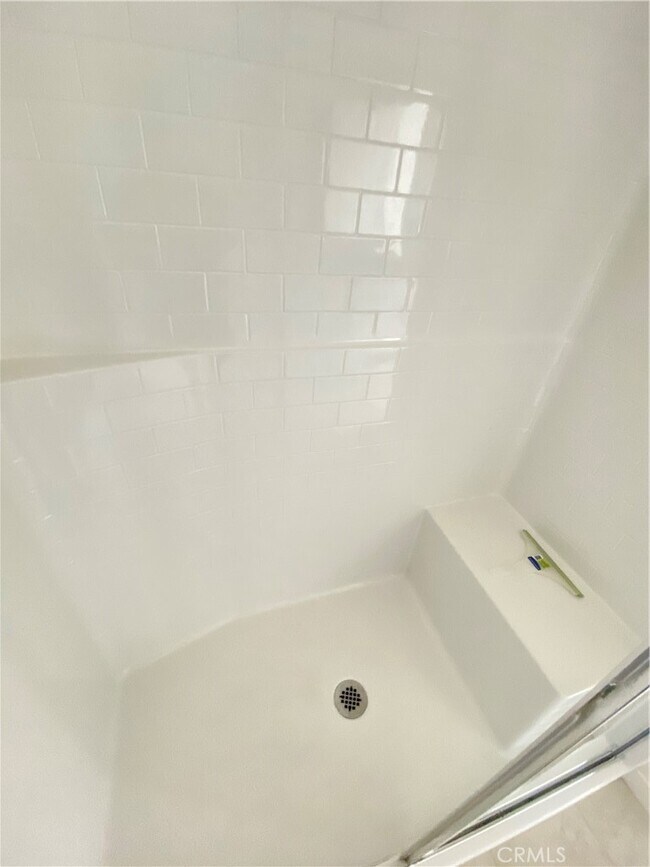 Building Photo - 403 Echo Blue
