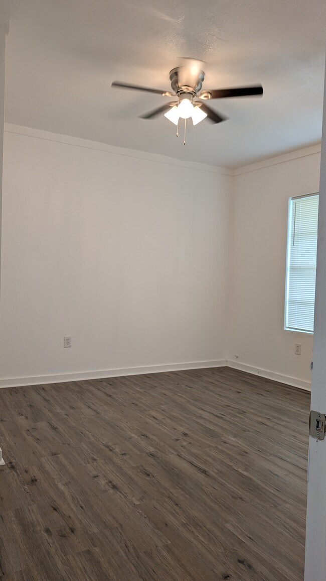 Building Photo - 2905 N Blvd