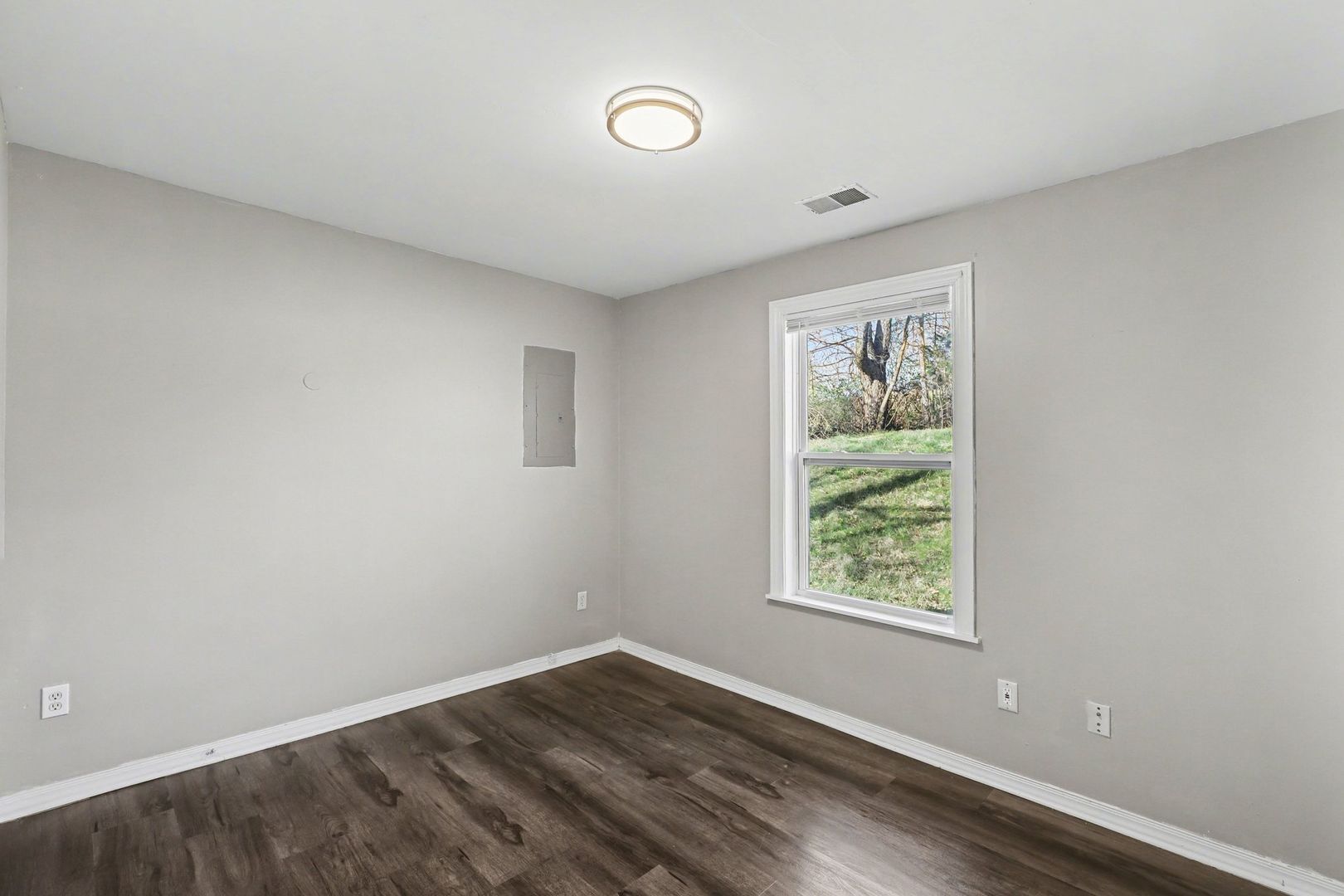 Building Photo - 8024 Montgall Ave