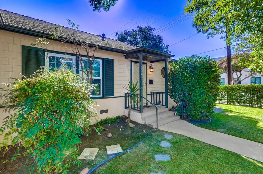 Your sanctuary awaits - 11690 Margate St