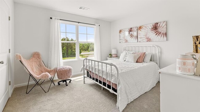 Building Photo - 125 Landsdowne Way SE