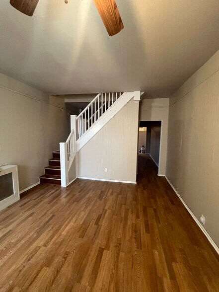 Primary Photo - 535 N Streeper St