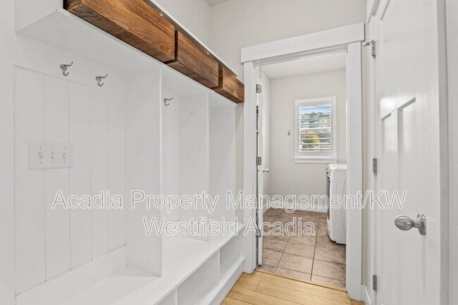 Building Photo - 1457 S Canyon View Dr