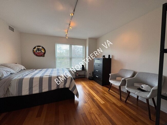 Building Photo - 2100 Langston Blvd.