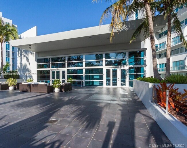 Building Photo - 2950 NE 188th St