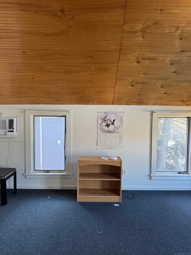 Primary Photo - 64 Thompson St