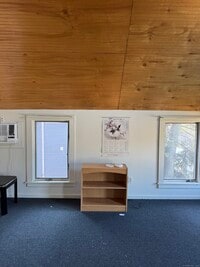 Building Photo - 64 Thompson St