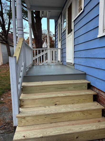 Building Photo - 22 Westernview St