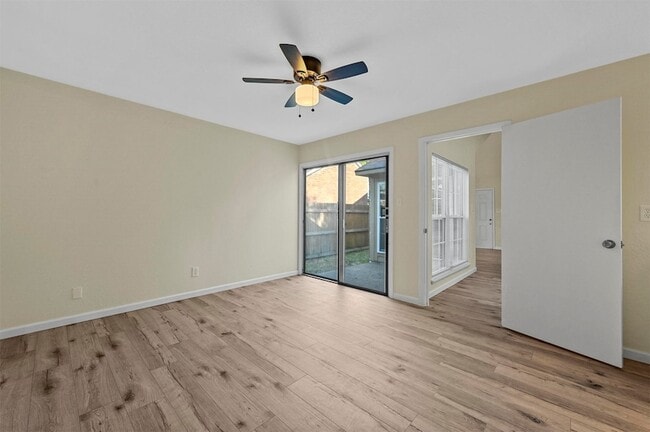 Building Photo - 6005 Dooley Dr