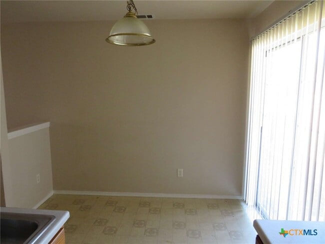 Building Photo - 5701 Redstone Dr