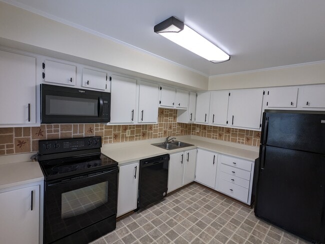 kitchen - main level - 3574 Lowlen Ct