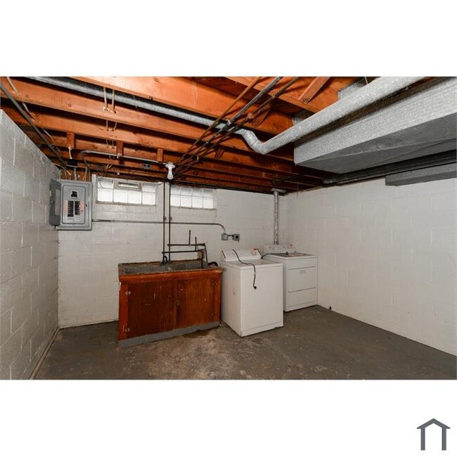 Building Photo - 12328 Grannis Rd