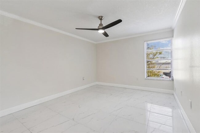 Building Photo - 2302 S Manhattan Ave