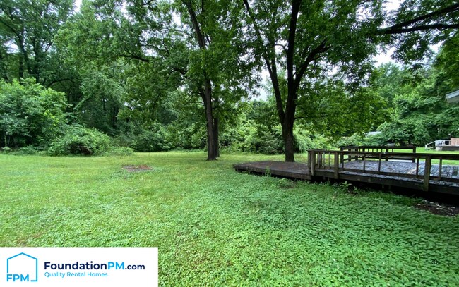 Building Photo - 1711 S Sutton Dr