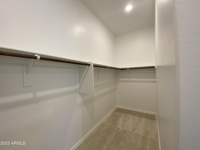 Building Photo - 442 W Golden Aspen Dr