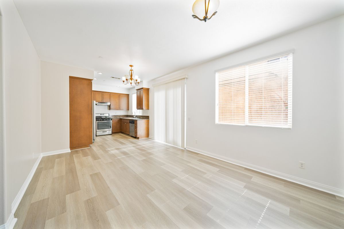 Building Photo - 3072 Parkway Cir