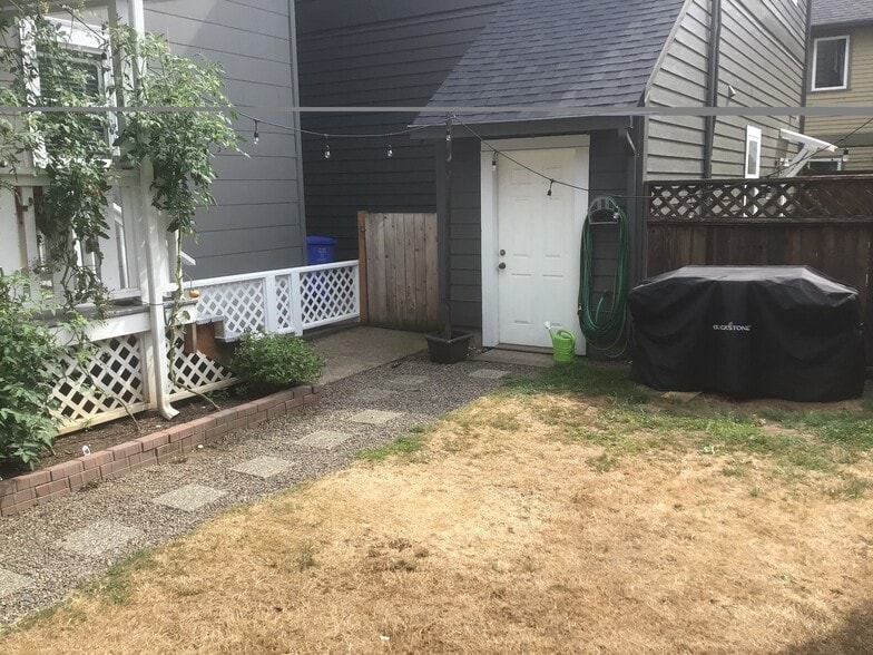 Building Photo - 1615 SE 37th Ave