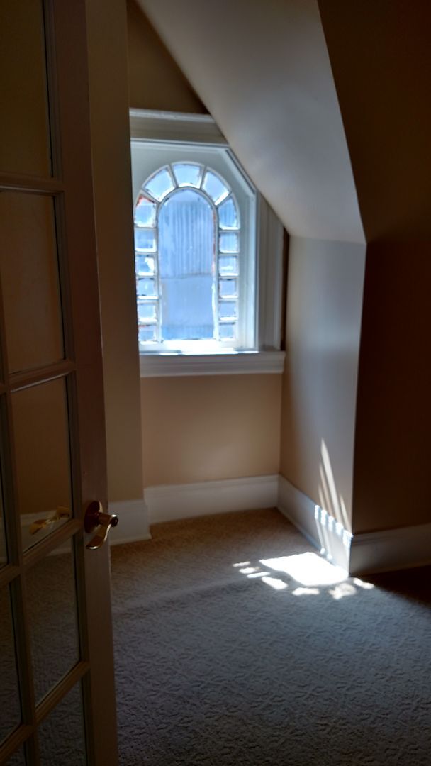Building Photo - Historic Adler House - Spacious Top-Floor ...