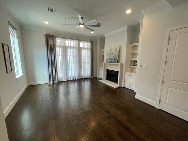 Building Photo - 15622 Broad St