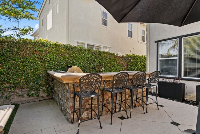 Building Photo - Luxury Living in San Clemente – 5 Bed, 3.5...