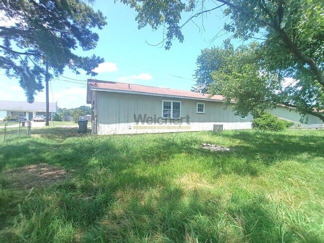 Building Photo - Cozy 3bed/1bath house with spacious yard