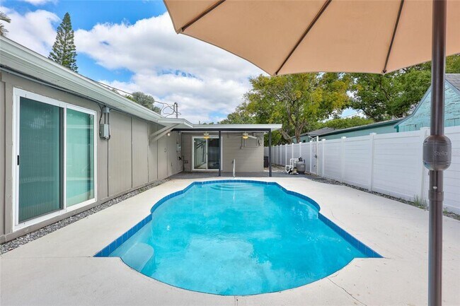 Building Photo - 3700 14th St N