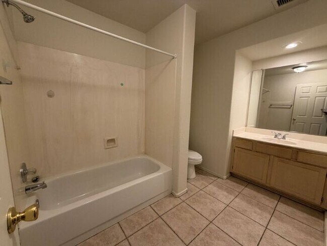 Building Photo - 15435 S 44th Way