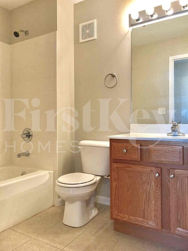 Building Photo - 6176 Fox Run Ln