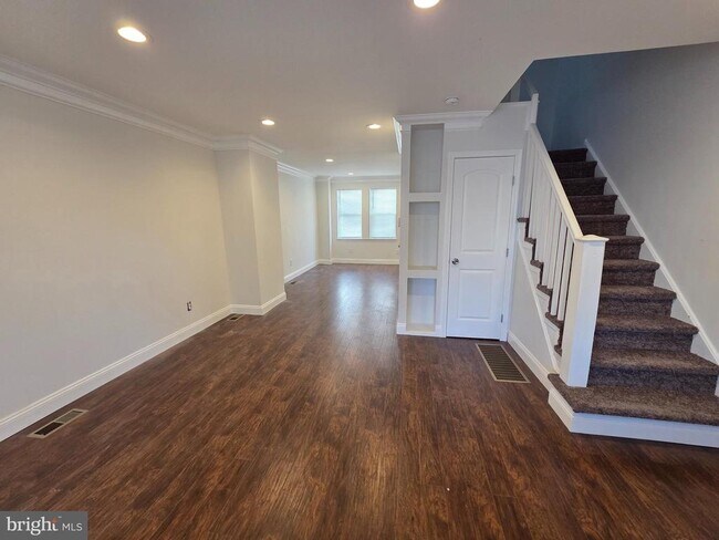 Building Photo - 5259 Akron St