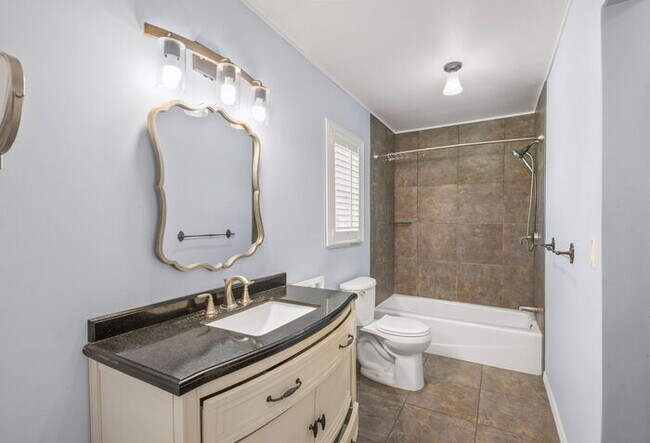 Building Photo - BEAUTIFUL Home For Rent in Lakewood Estates!
